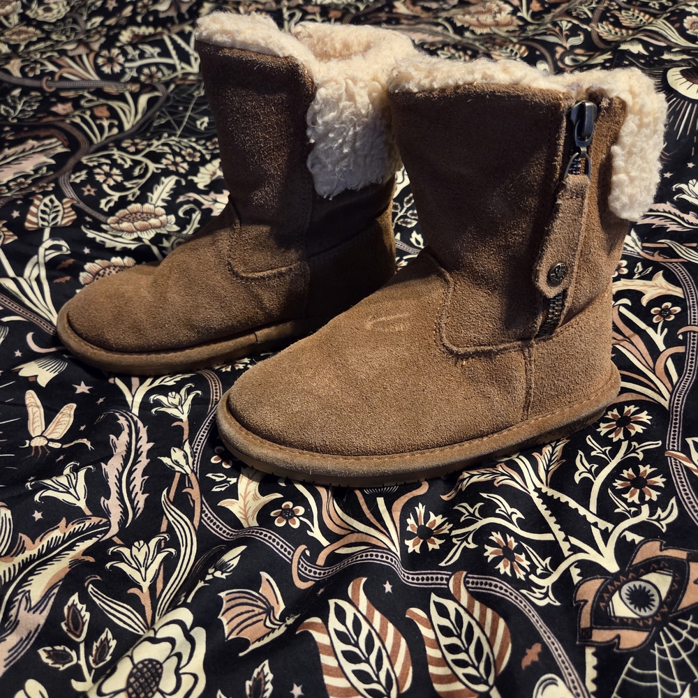 N5BearPaw Tan Kids Boots with Cream Lining